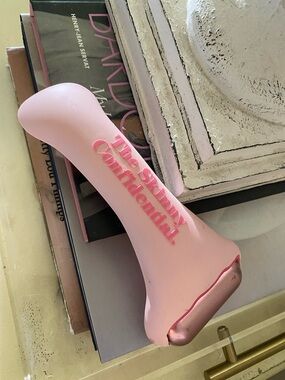 The Skinny Confidential Pink Ice Roller — “Hot Mess” | original